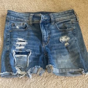 American Eagle Jean Shorts. Size 4. Next level stretch. Midi. Light wash.